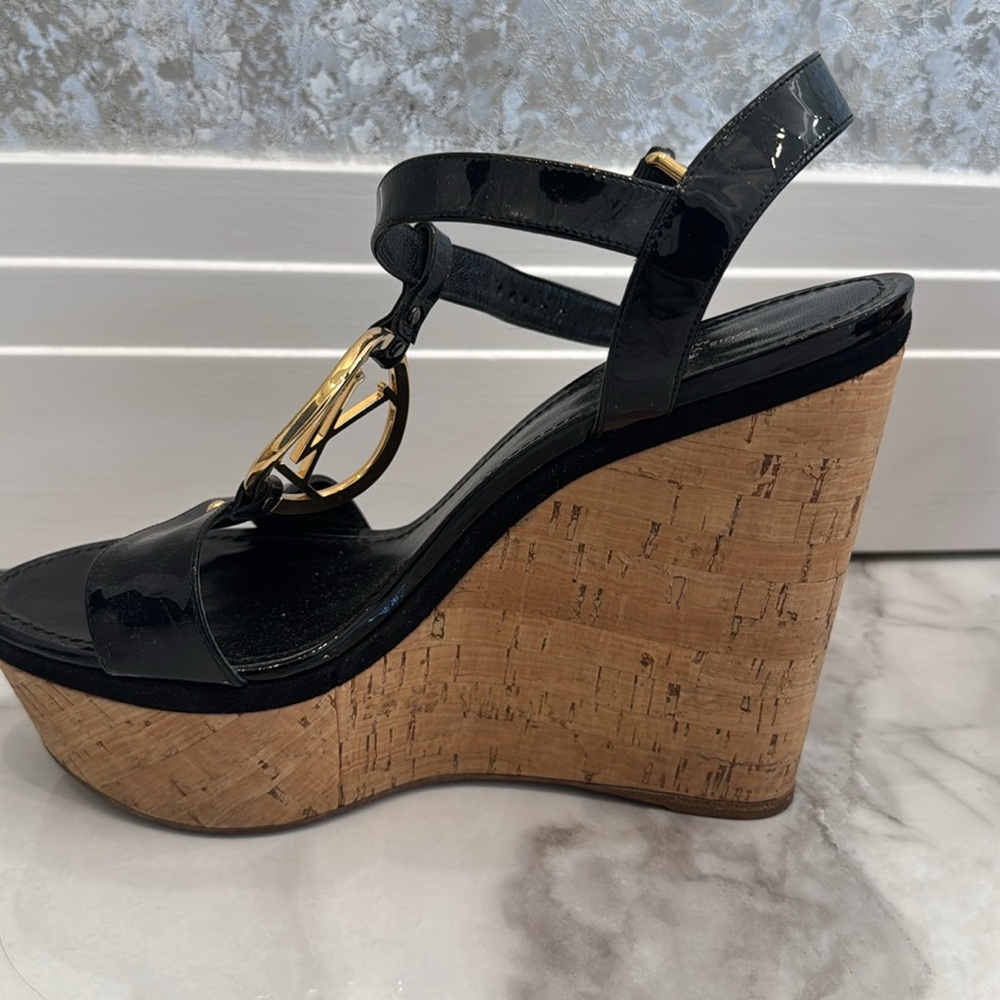 Louis Vuitton Black and Gold Women's Sandals worn - Picture 3 of 4